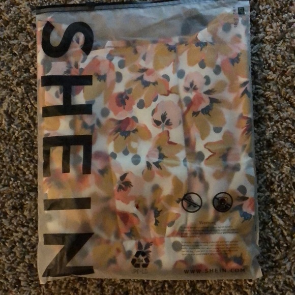 Ruffle Cuff Allover Floral Peplum Blouse - Picture 3 of 4